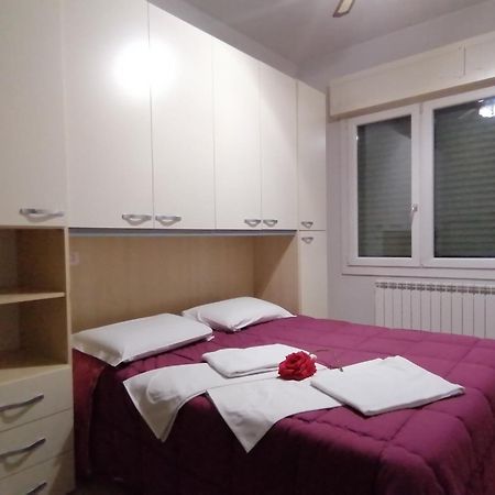 Villa Glori Affitto Camere Monolocali Κάρπι Εξωτερικό φωτογραφία