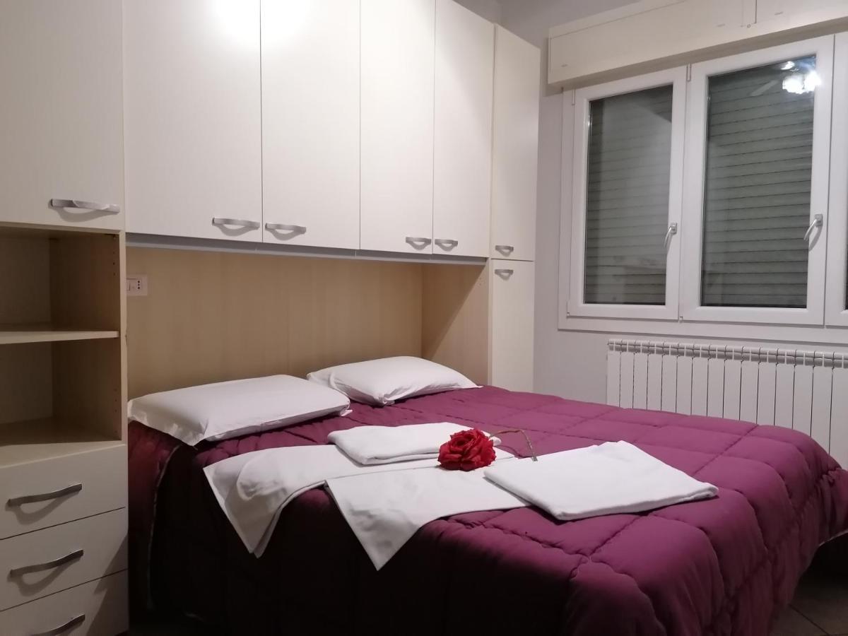 Villa Glori Affitto Camere Monolocali Κάρπι Εξωτερικό φωτογραφία