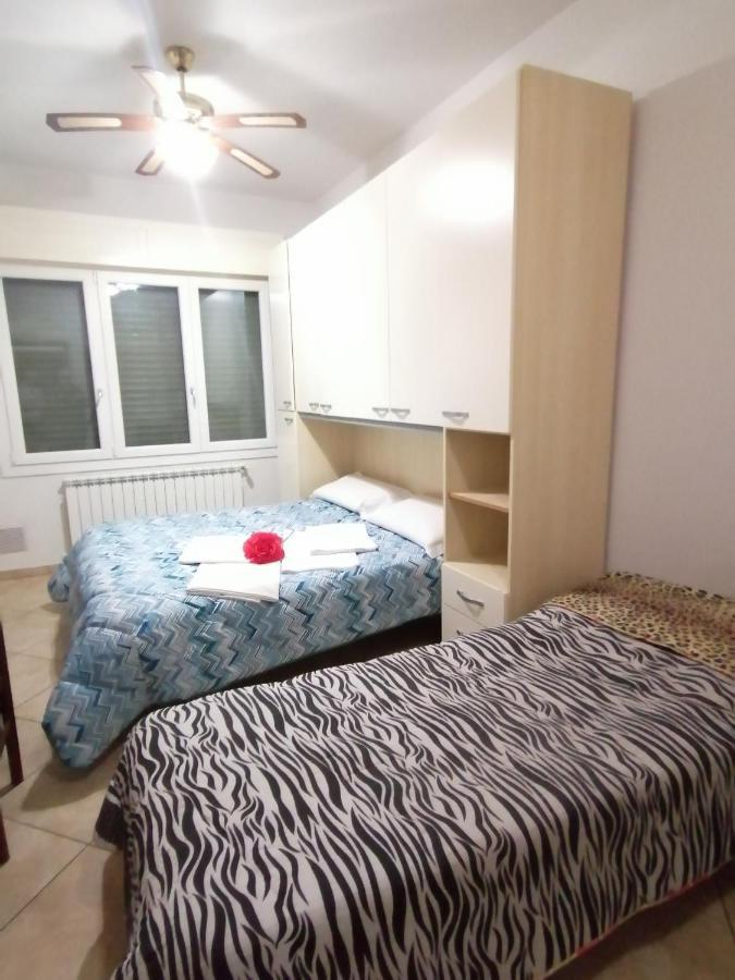 Villa Glori Affitto Camere Monolocali Κάρπι Εξωτερικό φωτογραφία