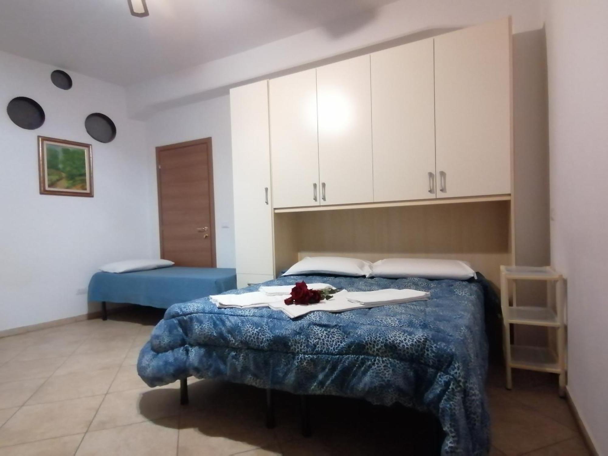 Villa Glori Affitto Camere Monolocali Κάρπι Εξωτερικό φωτογραφία