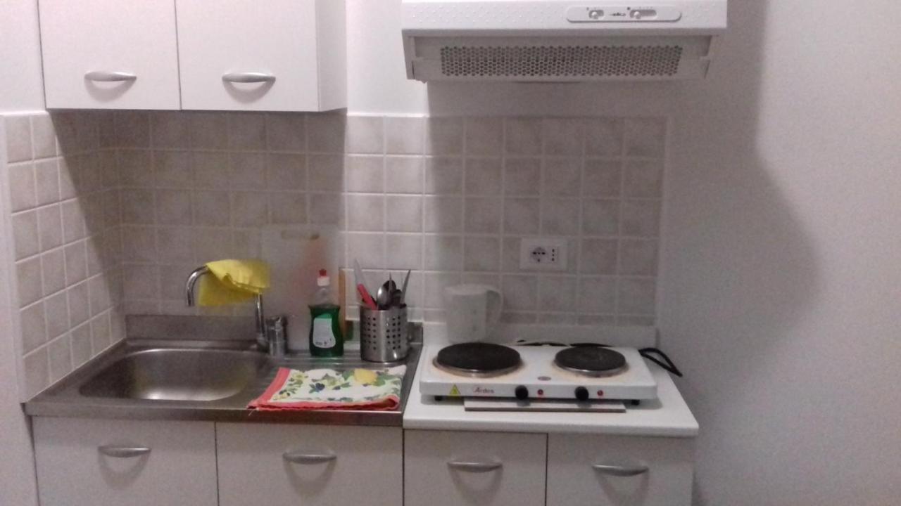 Villa Glori Affitto Camere Monolocali Κάρπι Εξωτερικό φωτογραφία