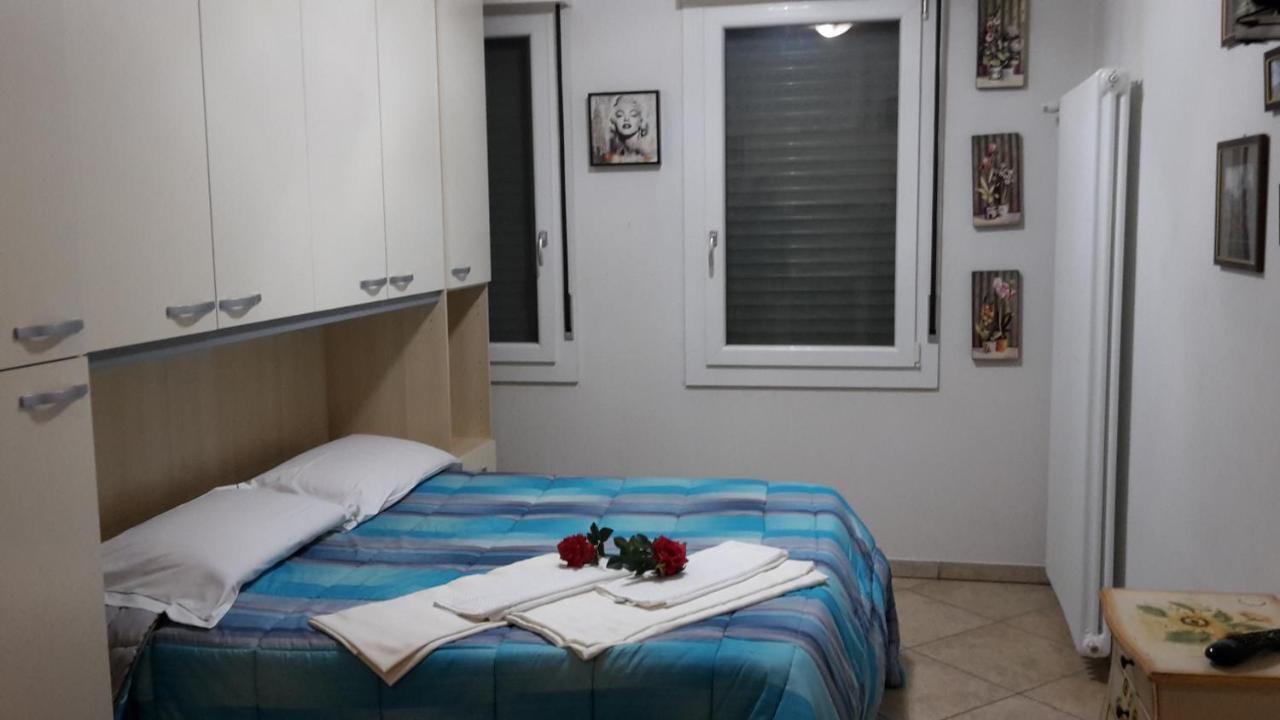 Villa Glori Affitto Camere Monolocali Κάρπι Εξωτερικό φωτογραφία